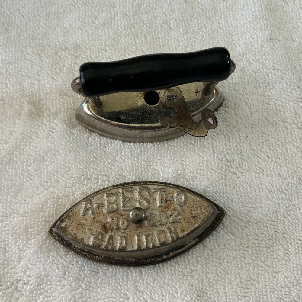 Asbestos Sad Iron W/ Removable Top & Wooden Handle, 3 1/2” x 3”, Vintage - Picture 5 of 8